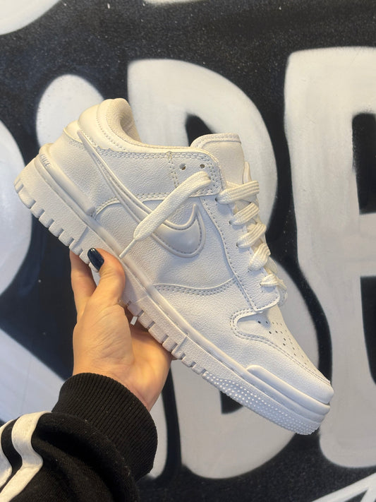 NIKE DUNK LOW TWIST